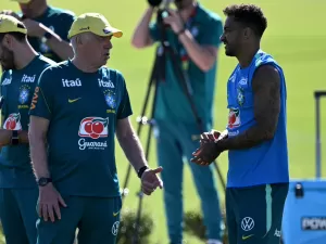 Seleção estreia na Copa com time similar ao de 22 e dúvidas nas laterais